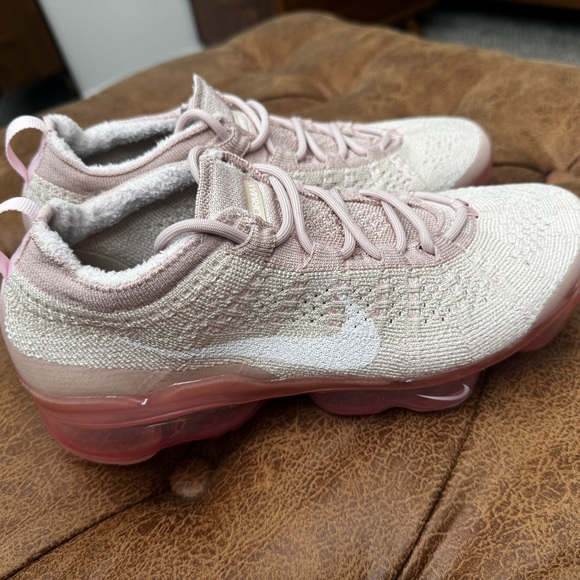Nike Air VaporMax 2023 Flyknit Womens size 9 - Picture 1 of 9